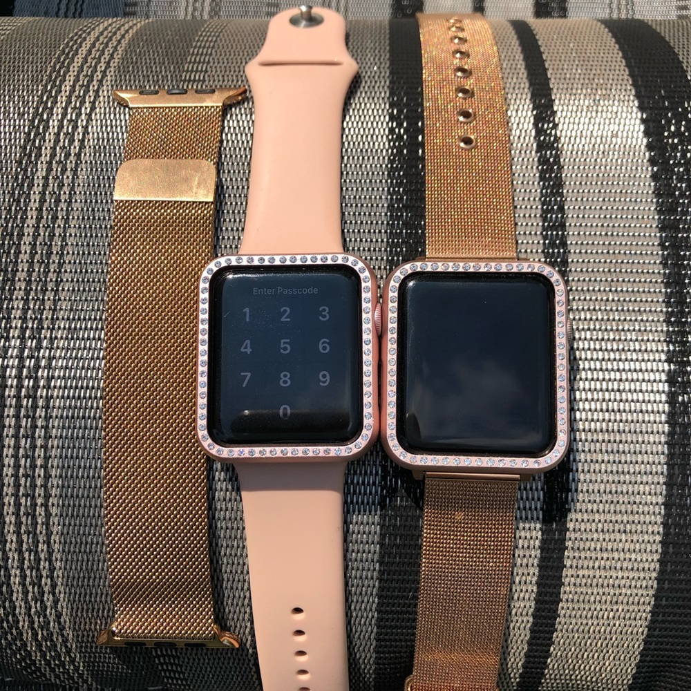 ‼️Sold Locally‼️iwatch Series 2 42mm rose gold.